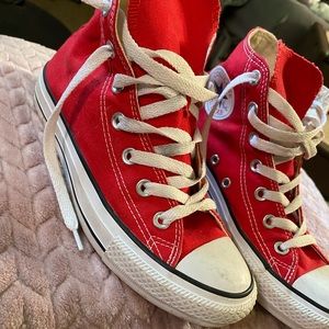 Red Hightop converse